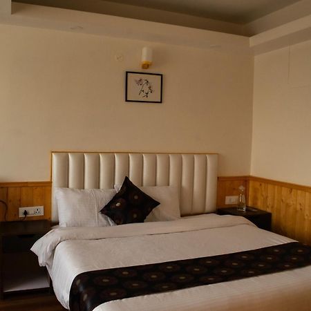 The Wild Orchid Hotel Гангток Екстериор снимка